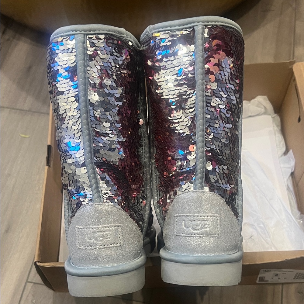 UGG Women Boots with Pink and Silver Sequins - Picture 3 of 5